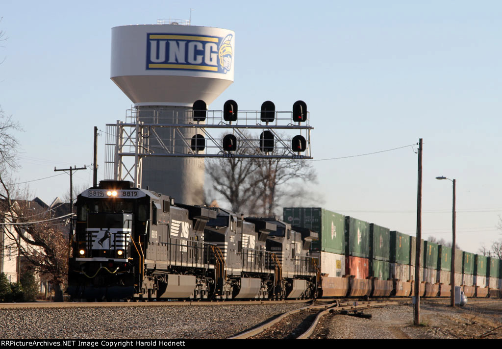 NS 8819 leads train 213 under the signals at Aycock